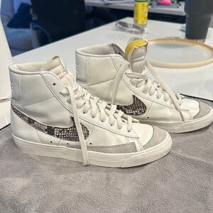 Women's  Blazers White and Snake Print High-Top Sneaker